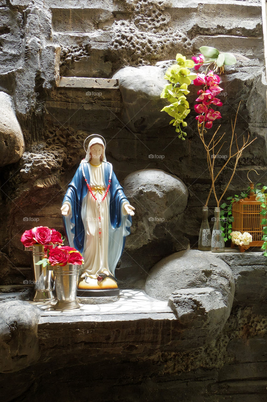 Statue of Saint Mary at the place of prayer