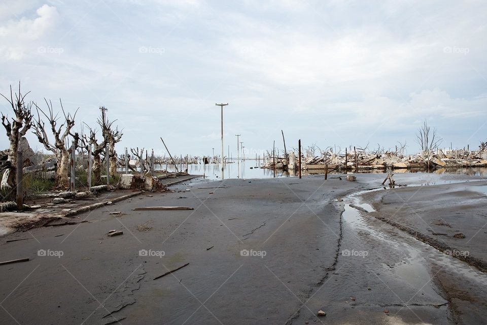 Flood and destruction of a small town 