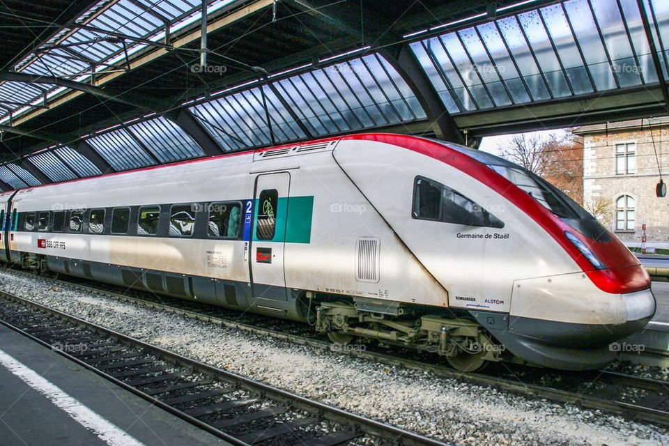 SBB IC 2000 TRAINS AT ZURICH HAUPT BAHN-HOF