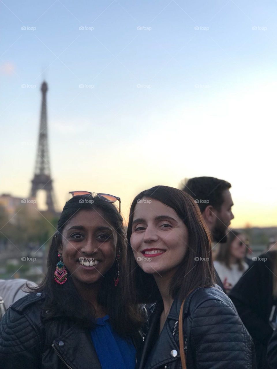 Hapiness in front of the Eiffel Tower 