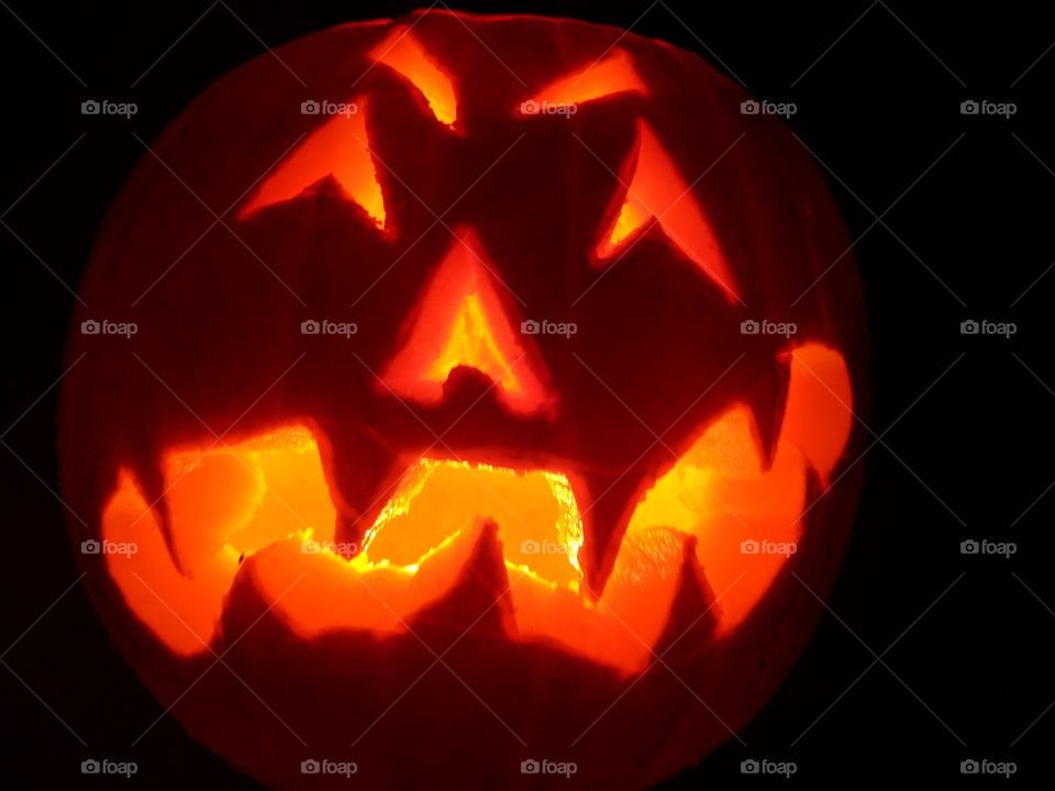 scary pumpkin face