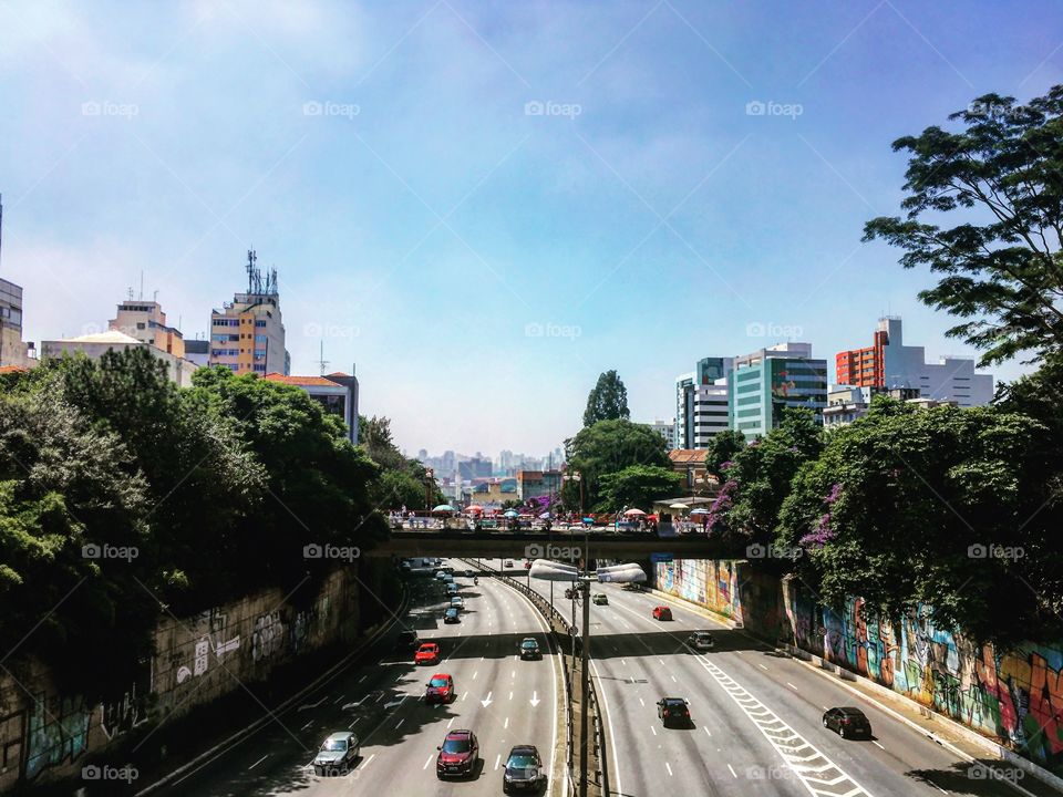 Terra de contrastes; bela/feia, rica/pobre, de bagunça organizada.
🏙
#SãoPaulo
#cidade #prédios #paisagem
#fotografia é nosso #hobby