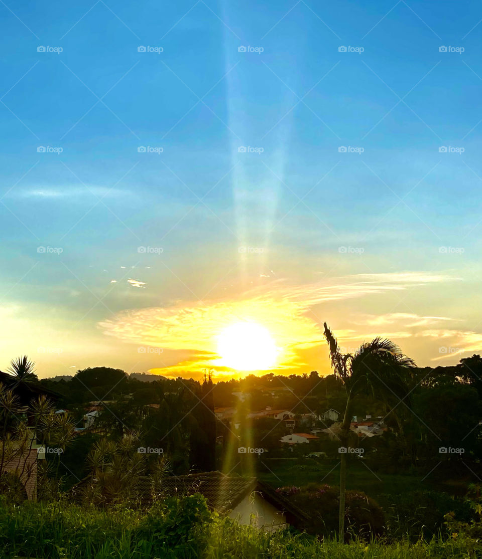 Dusk with beauty!  From the windows, enjoying the sun saying goodbye ... Long live the generous nature of Bragança Paulista! / Entardecendo com beleza! Das janelas, curtindo o sol se despedindo... Viva a Natureza tão generosa de Bragança Paulista!