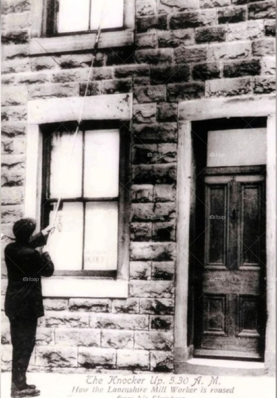 Mostra fotografica sui mestieri sui mestieri scomparsi. La sveglia umana