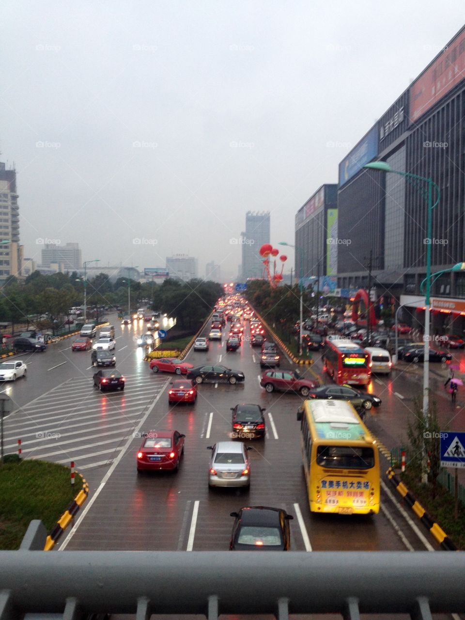 Traffic in the rainy streets of Yiwu, China 