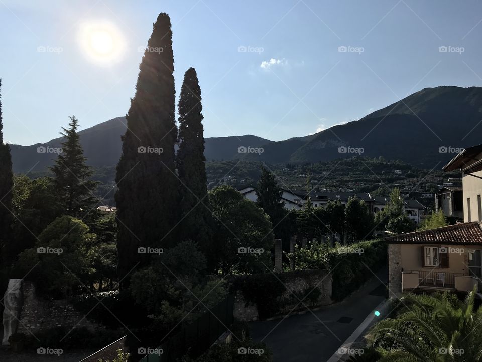 Wundervolle Aussicht aus dem Hotelfenster des Antico Monastero am Gardasee (Italien)