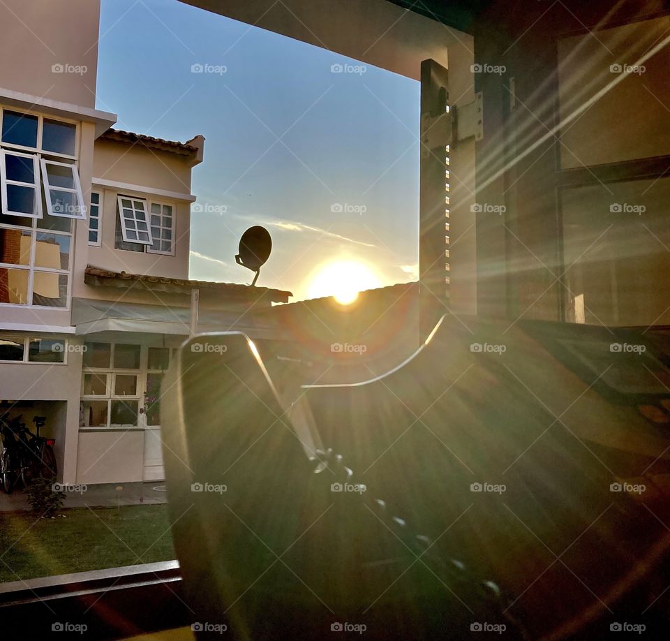 🇺🇸 From my wake, I see the sun come up so beautiful this Tuesday.  It must be a good day in life for all of us! / 🇧🇷 Da minha esteira, vejo o sol nascer tão bonito nesta terça-feira. Há de ser um bom dia de vida para todos nós!