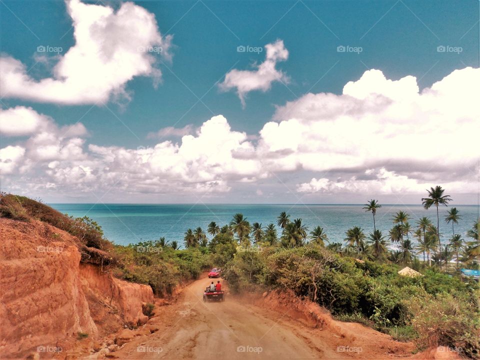 Road trip with friends in Brazil. / Viagem de carro com amigos no Brasil.