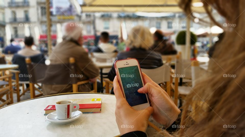 Foaping in a cafe in France