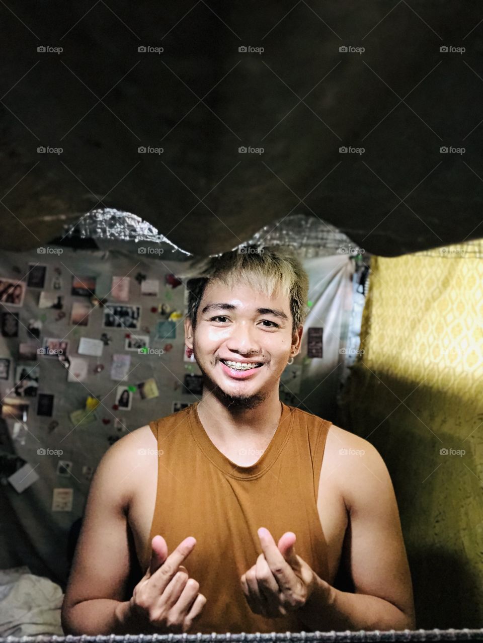 A simple smile can fix a broken heart😘