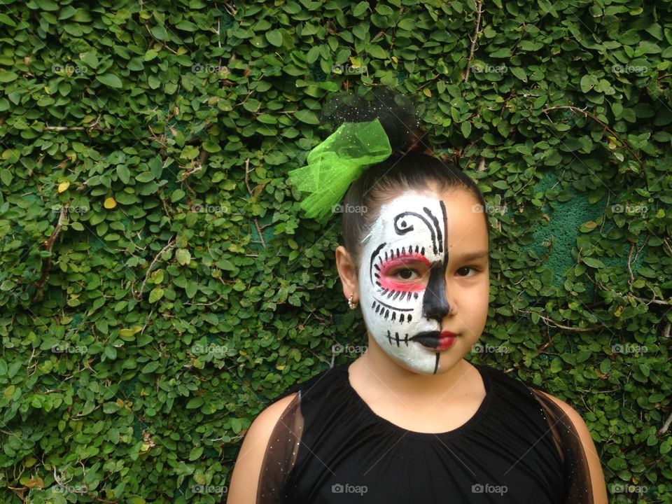 Girl as La Catrina costume. Halloween La Catrina costume makeup