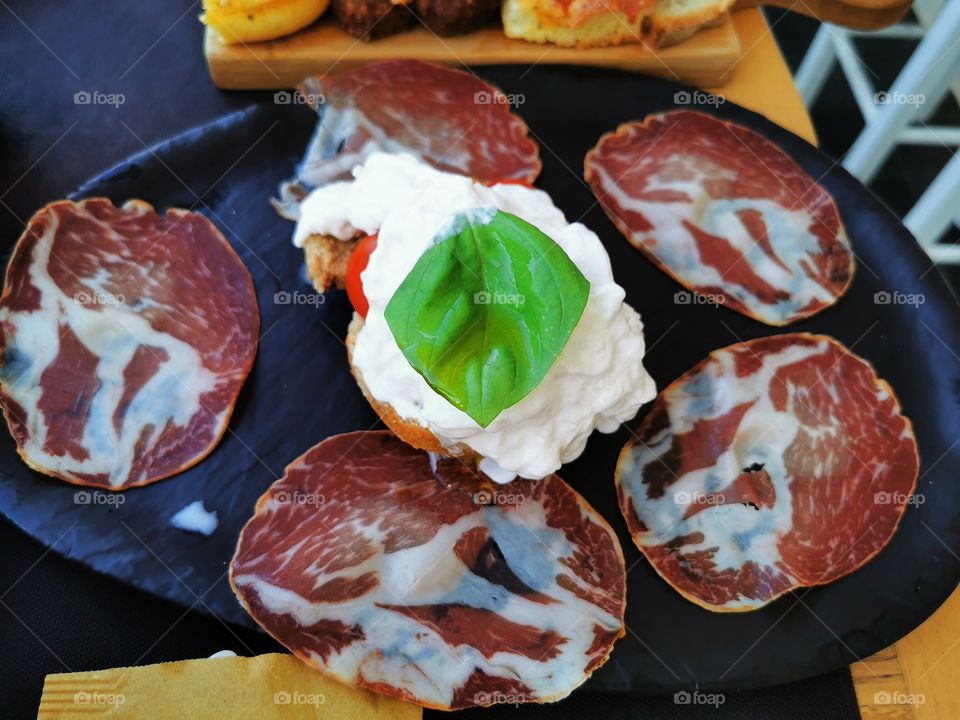 Composition Art view wall interior Light shadow design decor decoration view table day part form ellipce wood wooden food view becon ham cheese basilic