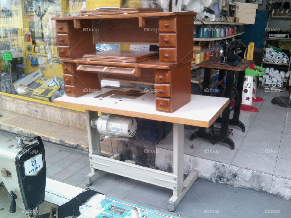 Sewing machines and spare parts for optimum performance