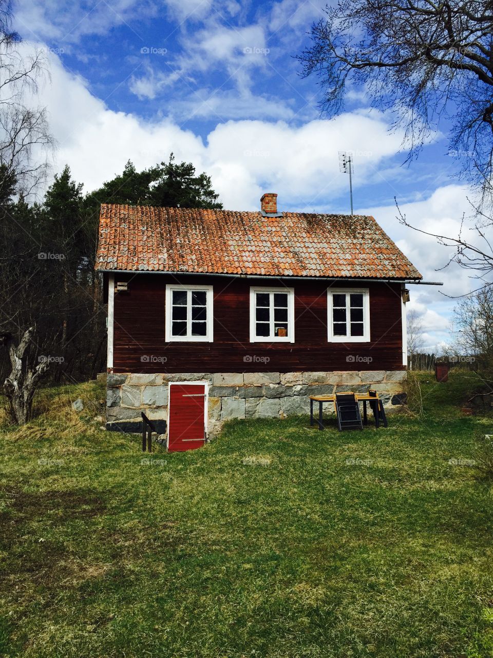 Red house in Sweden. This is where I spent my summers as a kid. Slöjdstugan, where my great grandfather made violins and other instruments.