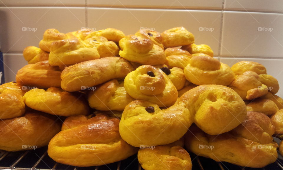 Saffron buns to the lucia celebration.