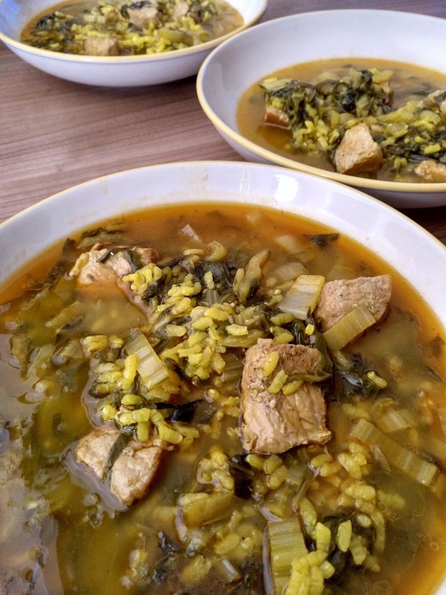 Freshly served "brut rice" dishes. "Brut rice" is one of the first delicious dishes for excellence of Mallorcan gastronomy