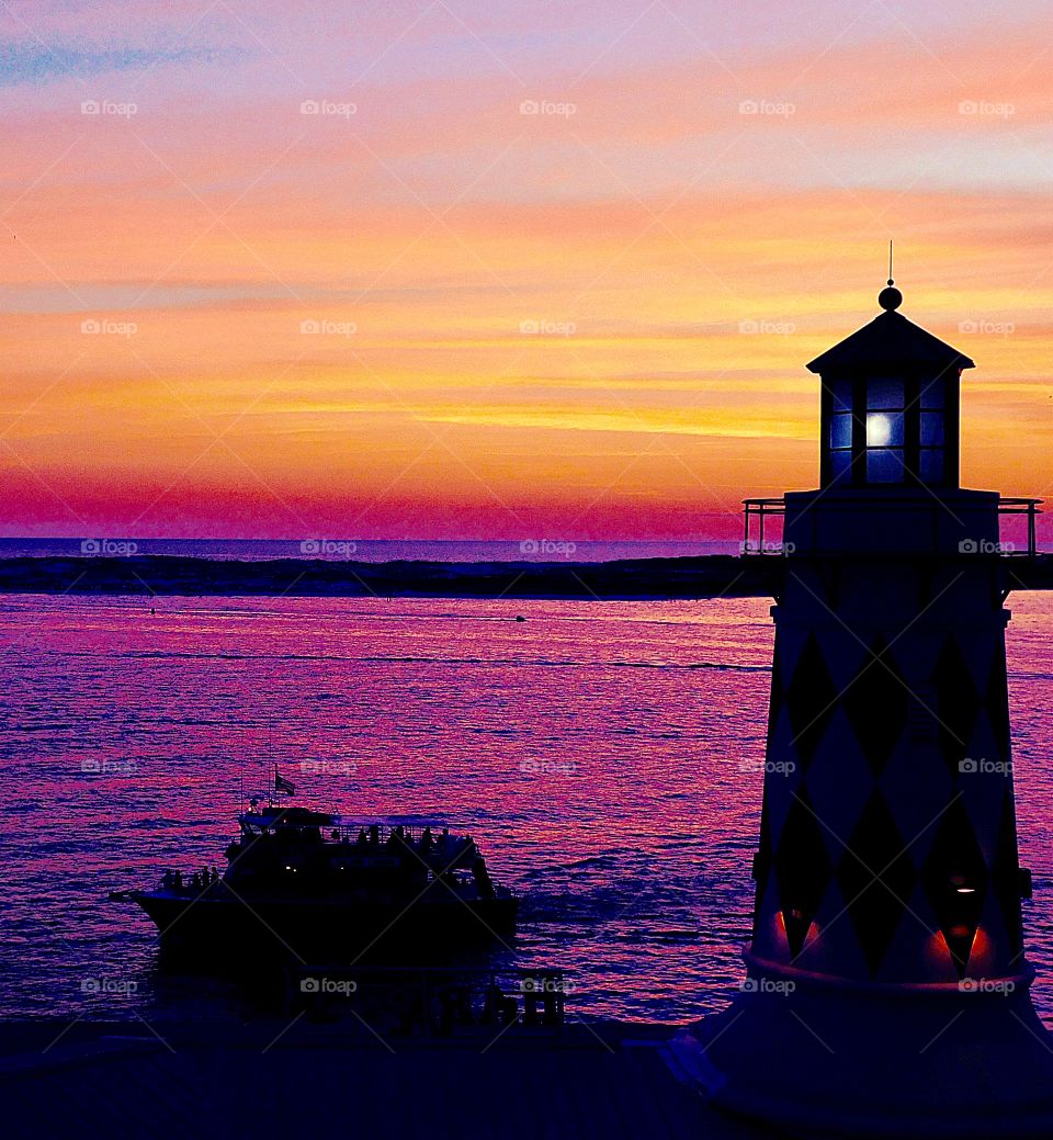 Magnificent sunset in the harbor