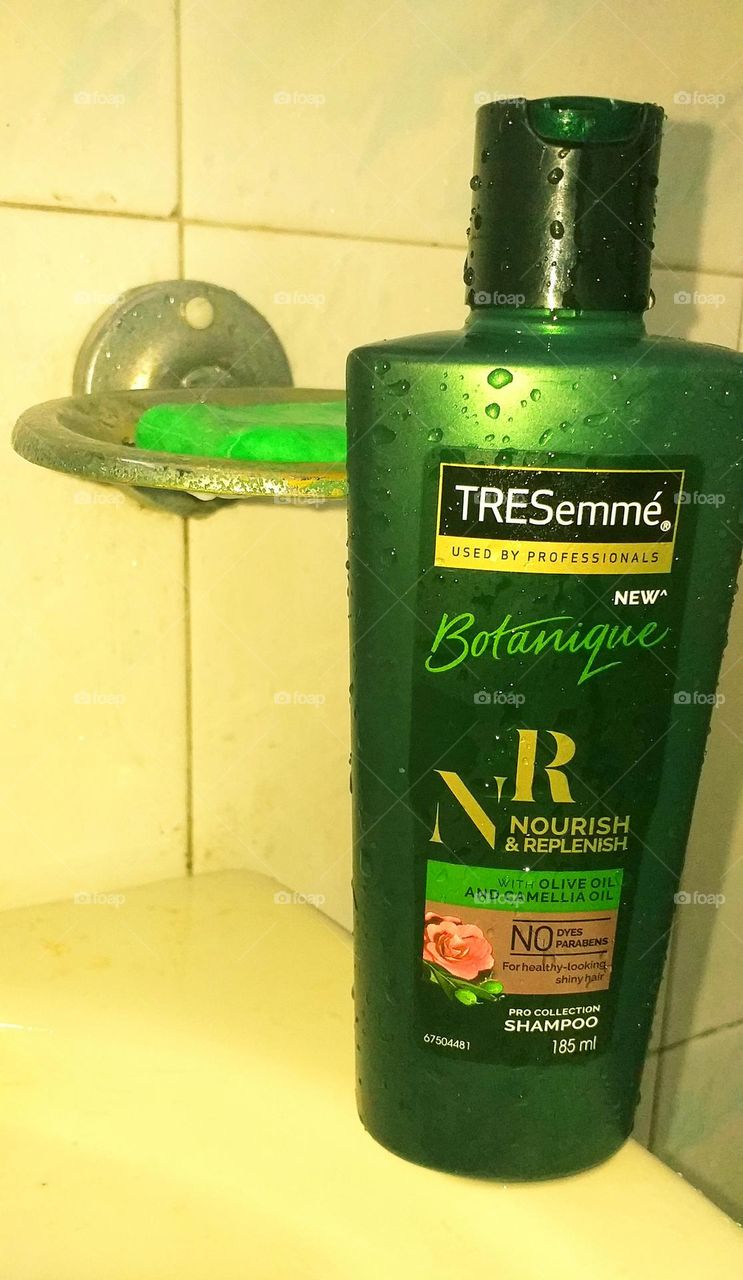 Tresemme - nourish and replenish Shampoo, used by professionals - Unilever brand
