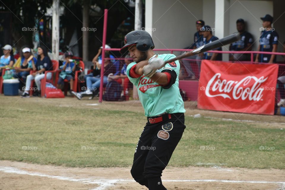 Jugador de béisbol en turno al bat 