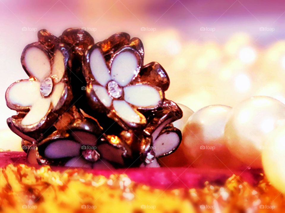 flower gold and pearls