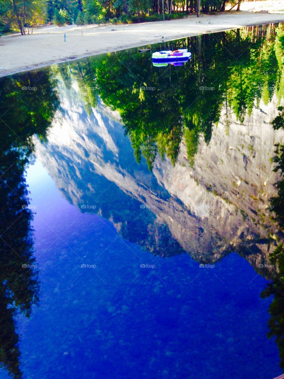 Yosemite water reflection of mountains