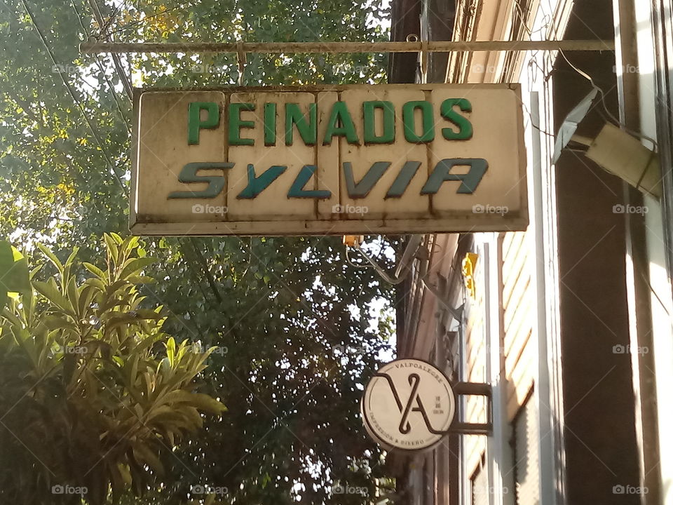 letreros de estilista en valparaiso