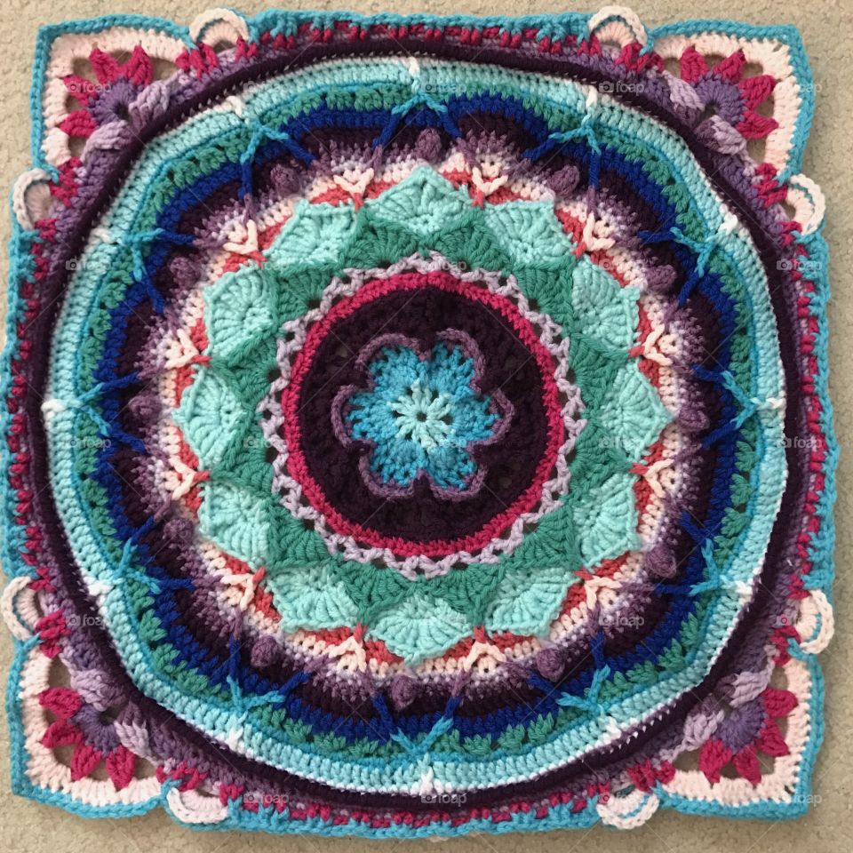 Crochet pattern symmetry 