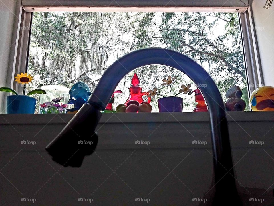 it's the little things that bring large amounts of color and joy