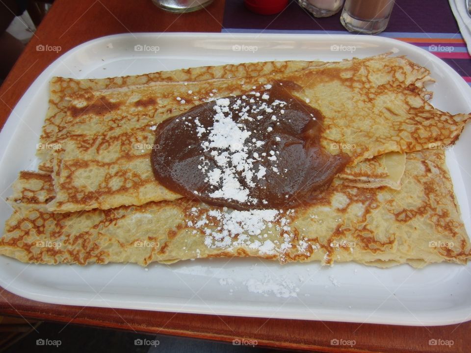 Crepes with chestnut sauce