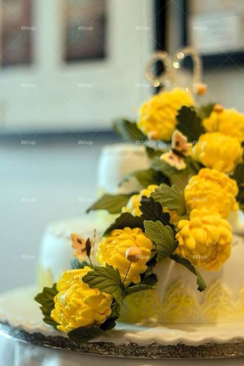 Yellow flower cake