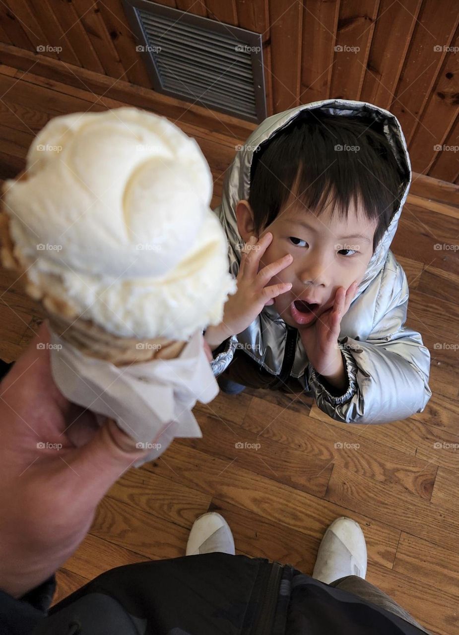 Little Ice cream lover ~wow