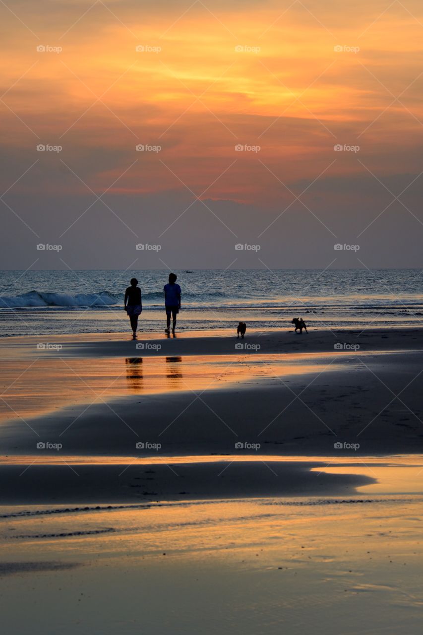 beach lovers