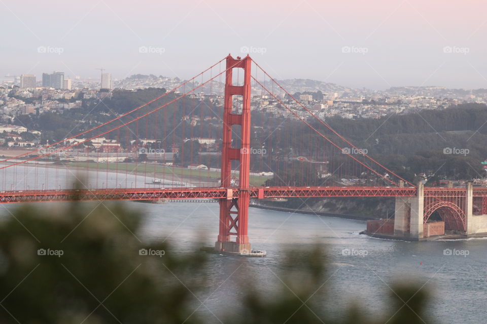 Golden Gate Bridge with symmetrical construction 