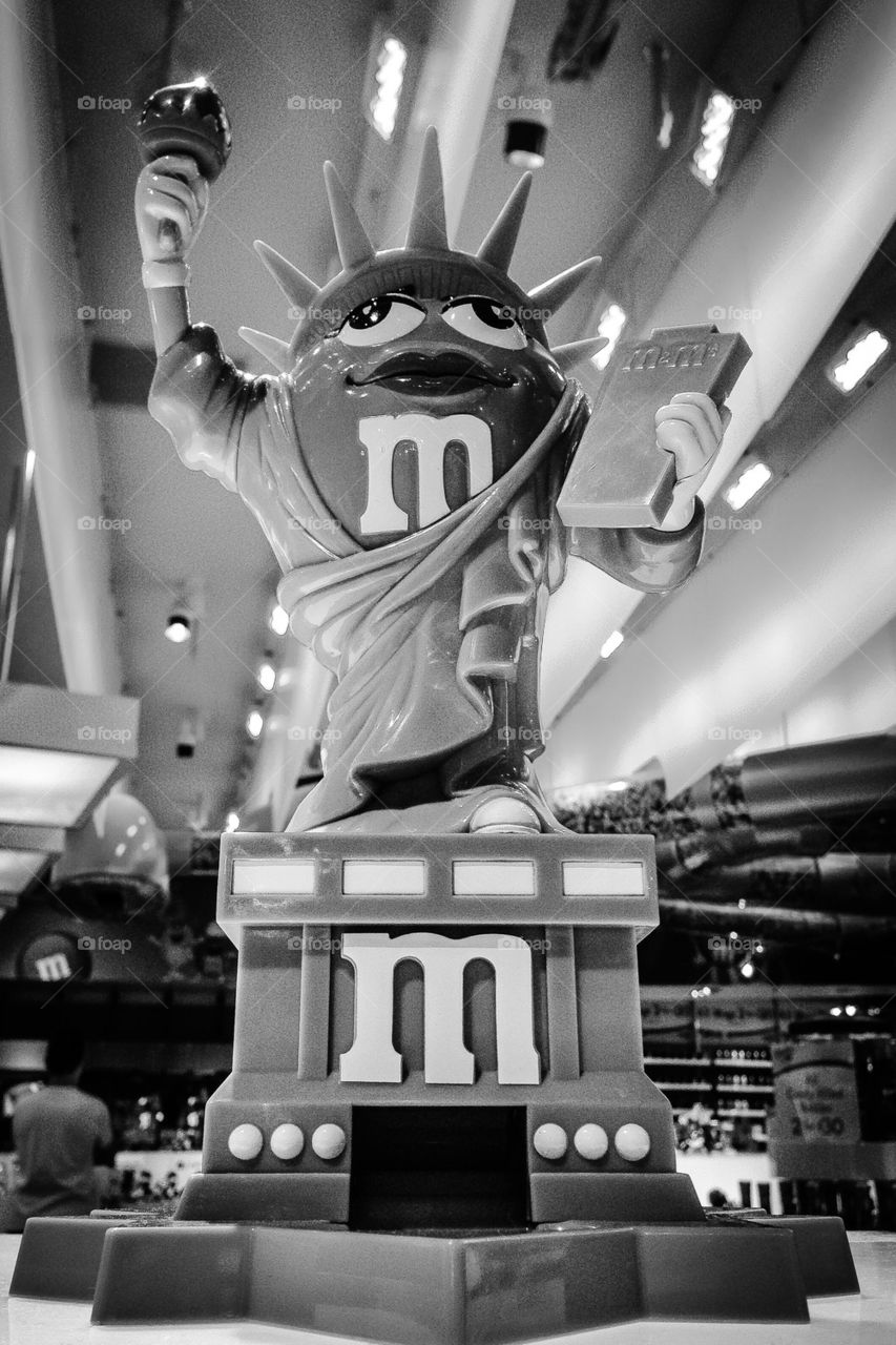 Black-and-white Statue of Liberty