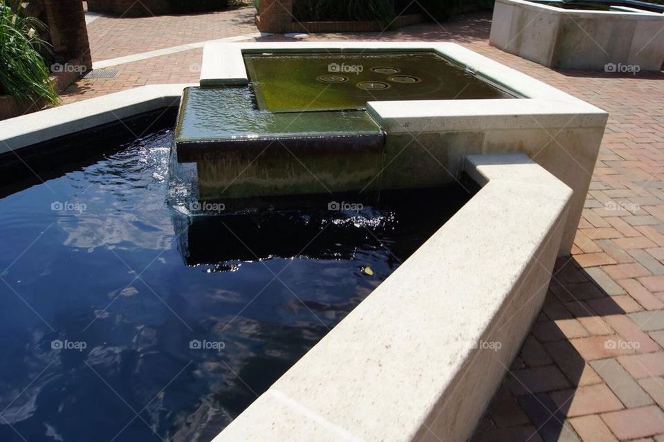 Bi-layered Geometrical Fountain 