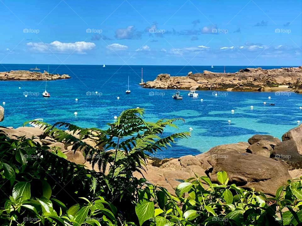 The beach rocks and the turquoise sea in Tregastel