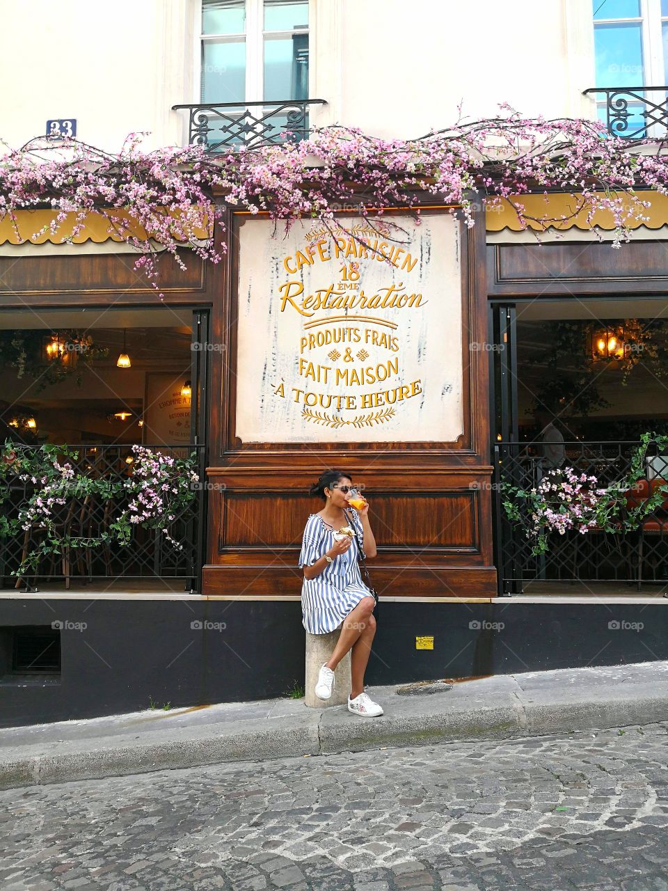 Street life in Paris