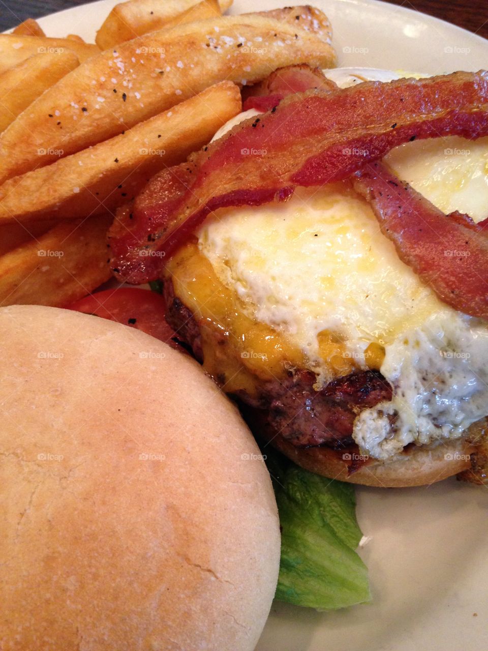 Steakburger . Cheeseburger with bacon and egg. 
