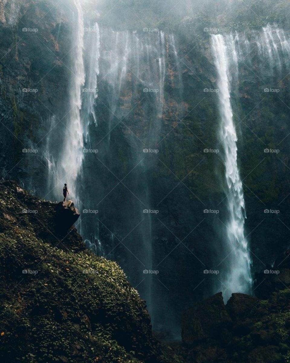 TumpaK Sewu Waterfall