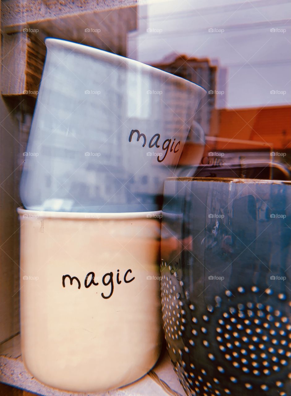 Magic cups 