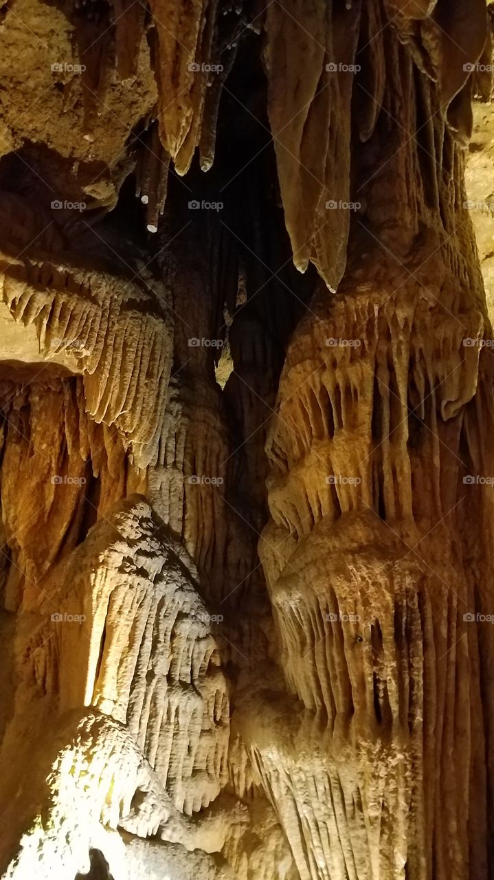 rock formations at Luray caverns