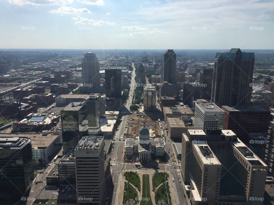 The daily commute through downtown St. Louis 