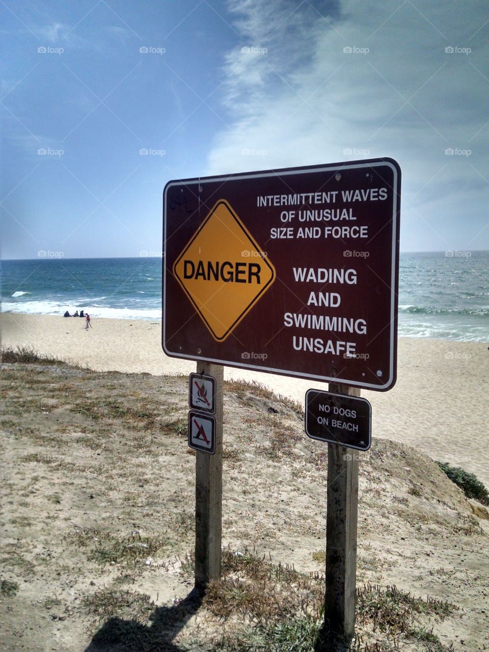 danger beach sign
