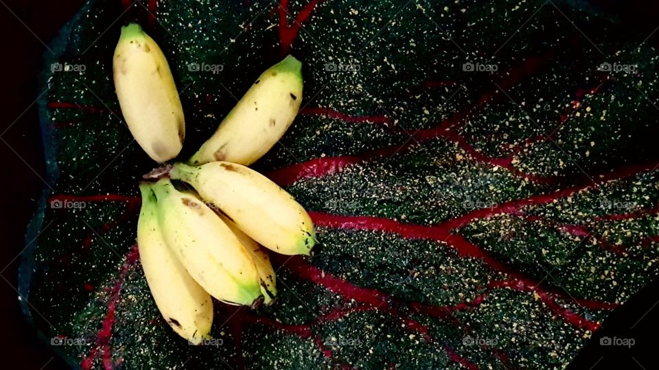 everybody knows this yellow fruits..this tropical fruits are called bananas..and they contains good B vitamins too..