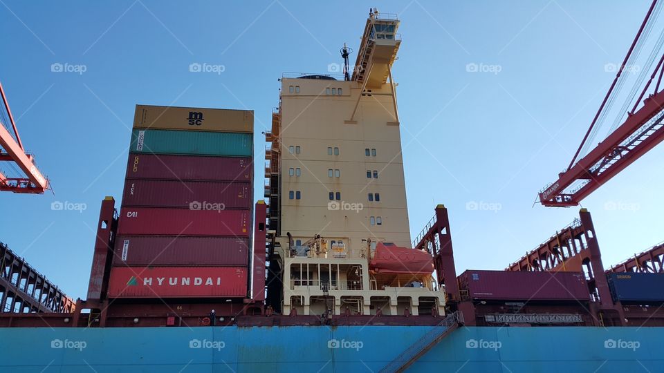 Superstructure of the container vessel