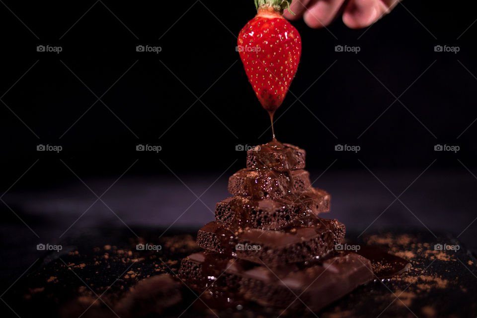 Chocolate pyramid with strawberry 