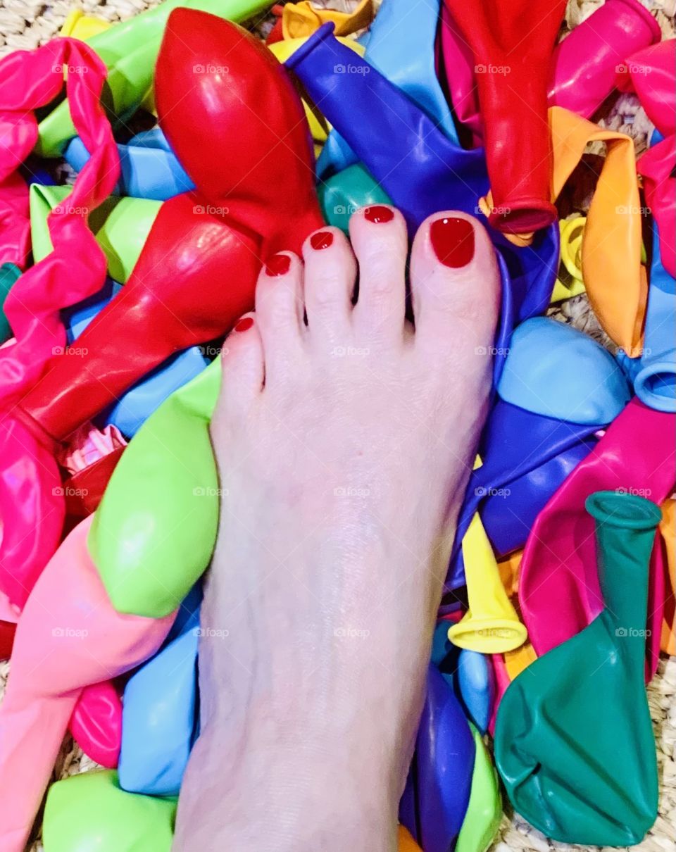 Foot balloons multicolored good times 