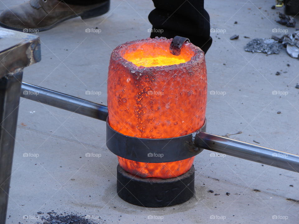 Small crucible for pouring bronze
