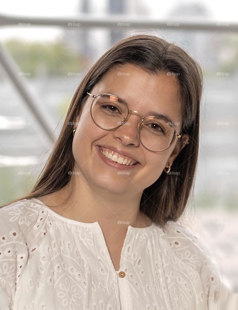 Portrait of a smiling woman 