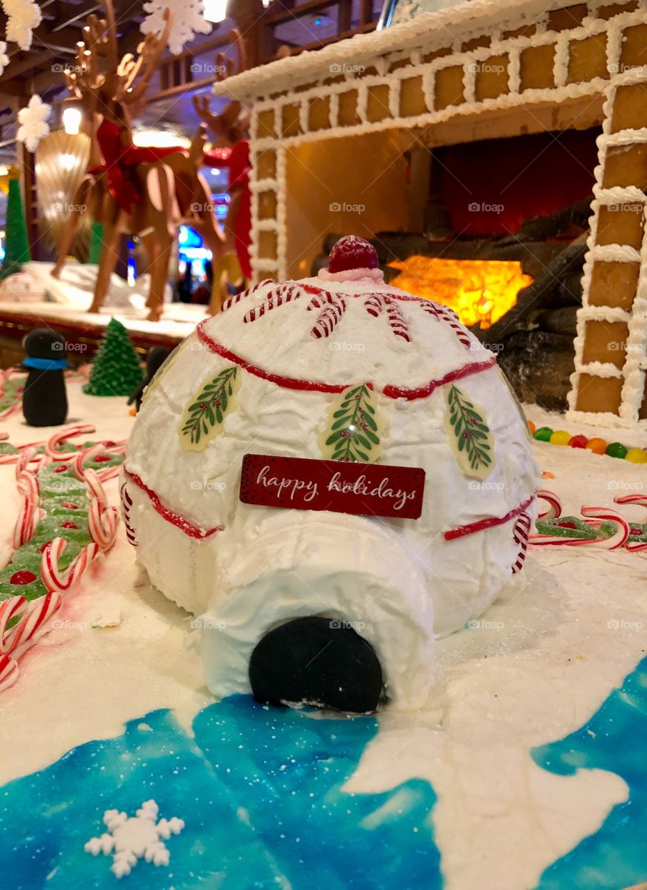 Igloo gingerbread house